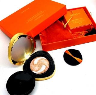Косметическая крем-пудра в оранжевой коробке (3 в 1)