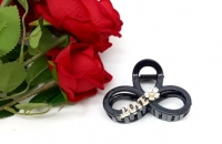 Краб черный "Love",с перламутровым цветочком, средний.