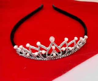 Диадема черная со стразами