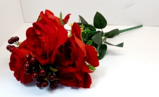 Стат. цв. Розы бархатные с вишнями 50 см. ZJ-27 ( 11 голов)