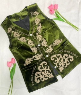 Нов. кост. Жилетка национальная со стразами ( рр 48-54)